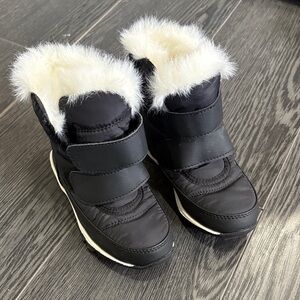 Sorel Black Winter Boots with White Fur Little Kids Size 10